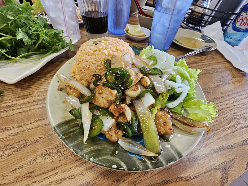 Tau Bay food